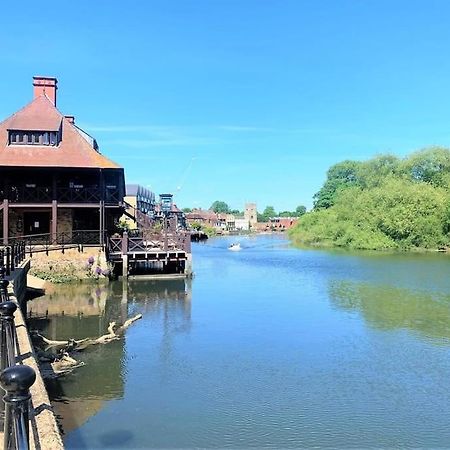 Idyllic Thames Riverside Apartment With Free Parking Isleworth Zewnętrze zdjęcie