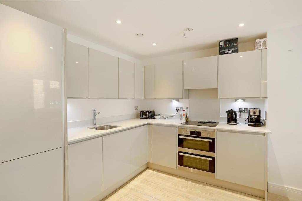 Idyllic Thames Riverside Apartment With Free Parking Isleworth Zewnętrze zdjęcie