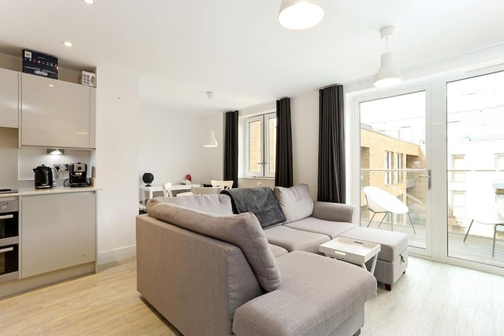 Idyllic Thames Riverside Apartment With Free Parking Isleworth Zewnętrze zdjęcie