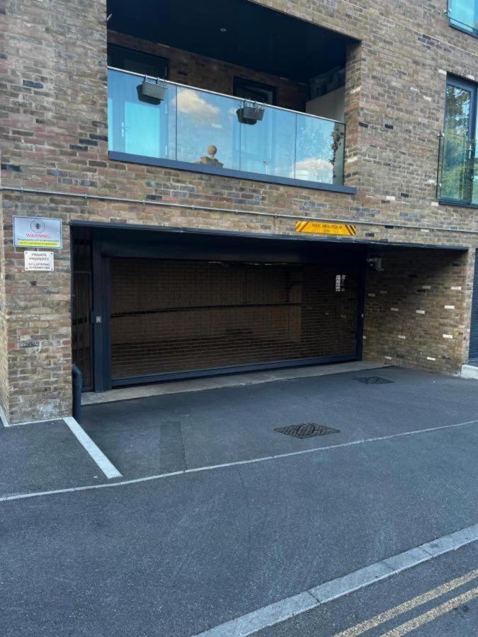 Idyllic Thames Riverside Apartment With Free Parking Isleworth Zewnętrze zdjęcie